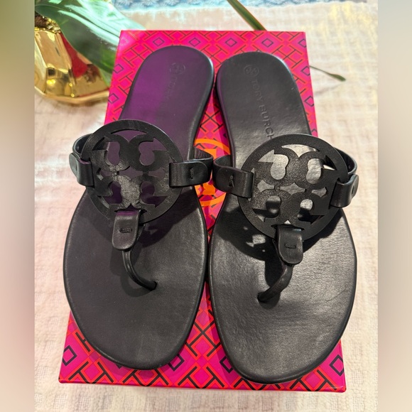 Tory Burch Iconic Soft Miller Sandal in Perfect Black size 8 - EUC! - Picture 9 of 9